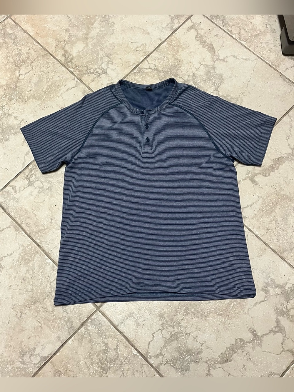 Lululemon Metal Vent Tech Short Sleeve Henley Size Large